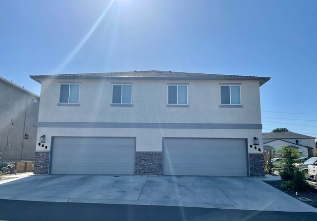 Primary Photo - 828 Mission De Oro Dr