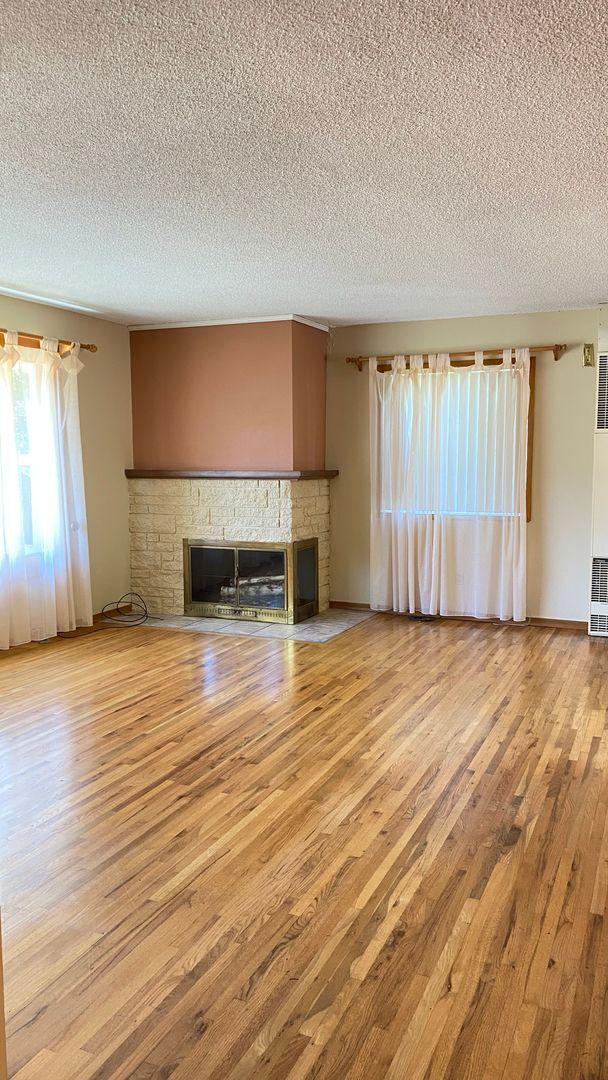 Building Photo - Charming Mid Century Home with Stunning River Views in Stevenson, WA