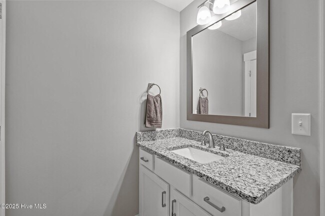 Building Photo - 594 E L Ives Dr