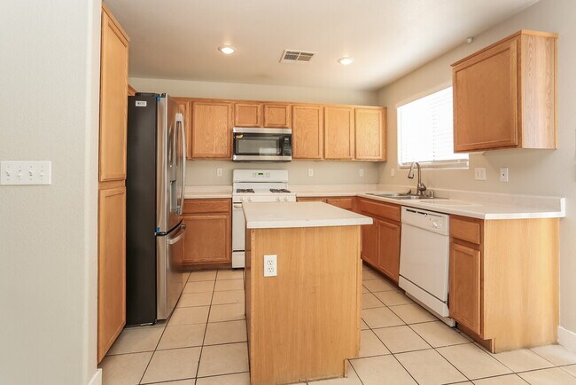 Building Photo - 9481 Havasu Canyon Ave