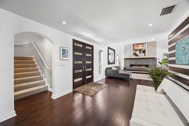 Building Photo - 14030 Mandarin Oaks Ln