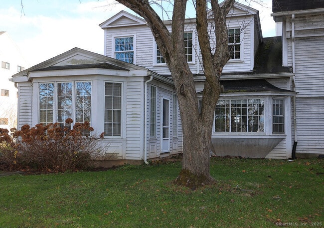 Building Photo - 792 Farmington Ave