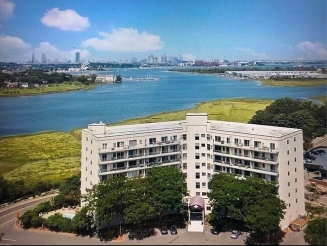 Building Photo - 133 Commander Shea Blvd