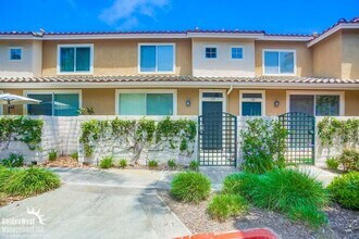 Building Photo - Exceptional 2Bdm 2.5Ba Home in the Palermo...