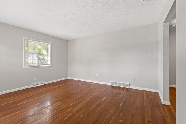 Building Photo - 2125 Talisman Rd