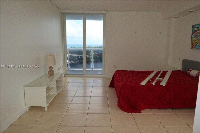 Building Photo - 20515 E Country Club Dr