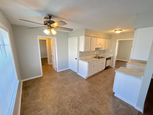 Building Photo - 6234 Midsummer Way