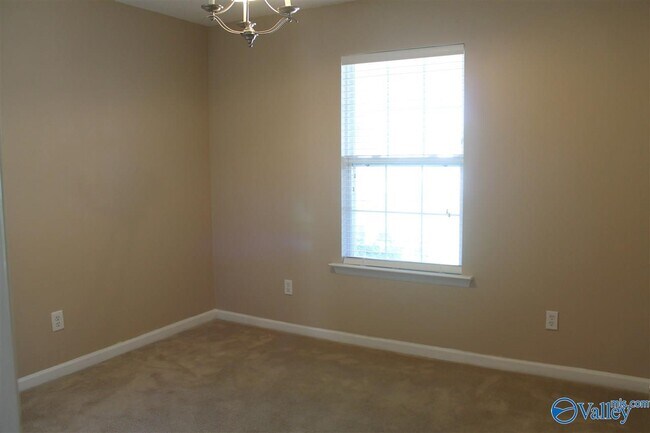 Building Photo - 117 Bambi Ln