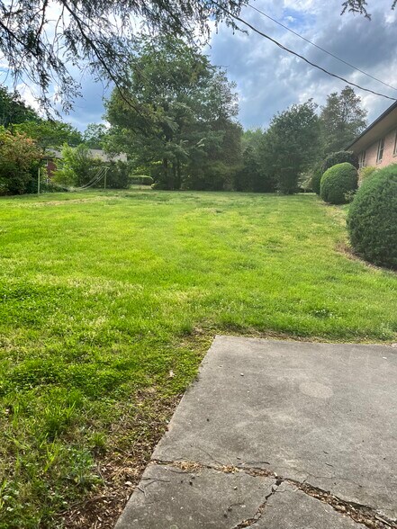 Building Photo - 1600 New Eastwood Cir