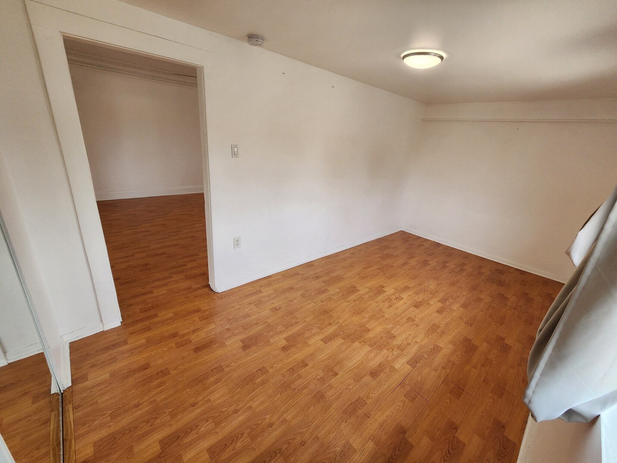 Building Photo - 820 N Edgemont St