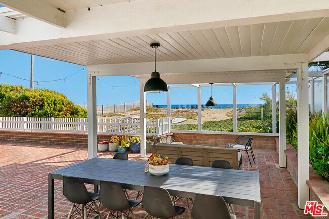 Building Photo - 30830 Broad Beach Rd