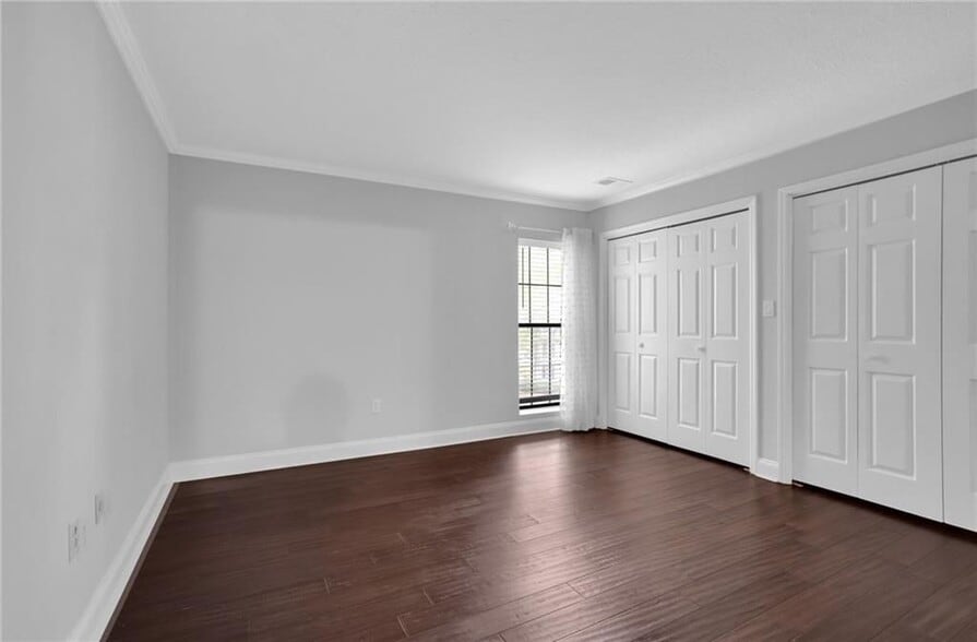 Building Photo - 1104 Pine Heights Dr NE