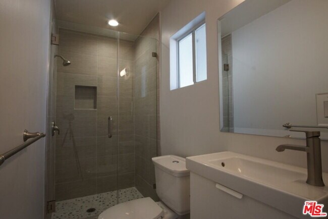 Building Photo - 830 3rd Ave