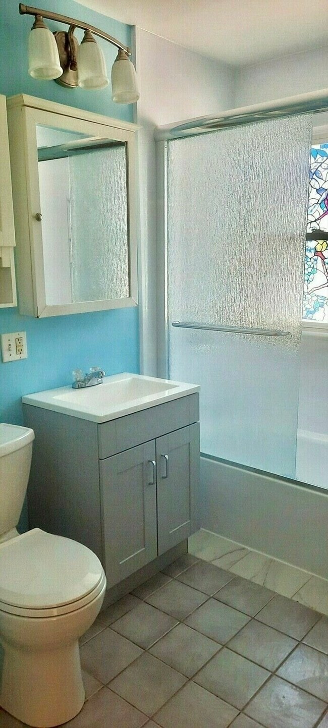 Building Photo - 20 Wilshire St