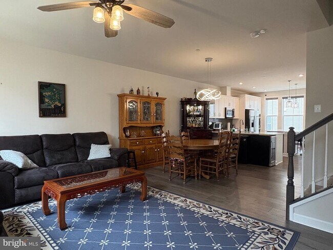 Building Photo - 7312 Mountaineer Dr