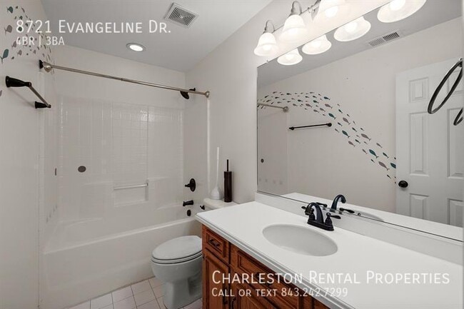 Building Photo - 8721 Evangeline Dr