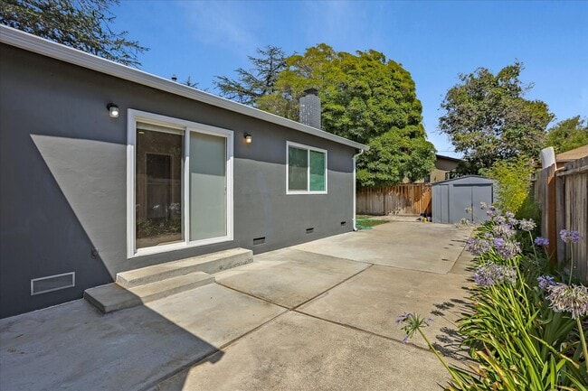 Building Photo - 406 Central Ave