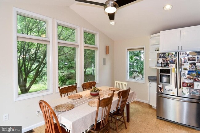 Building Photo - 6246 22nd Rd N