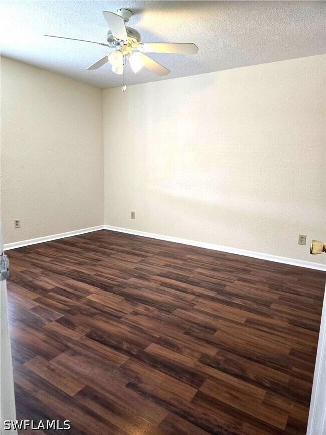 Building Photo - 4615 Bayshore Dr