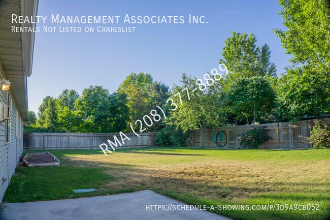 Building Photo - 2889 W Stallion St