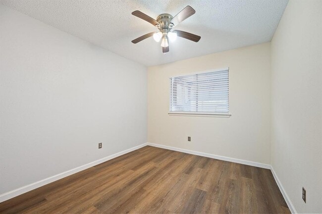 Building Photo - 17007 Pastoria Dr