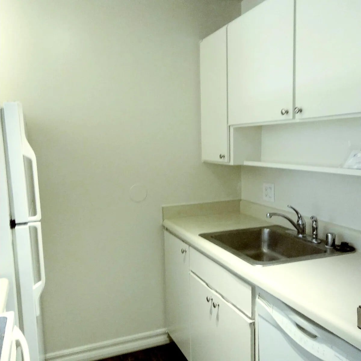 Building Photo - 490 N Civic Dr