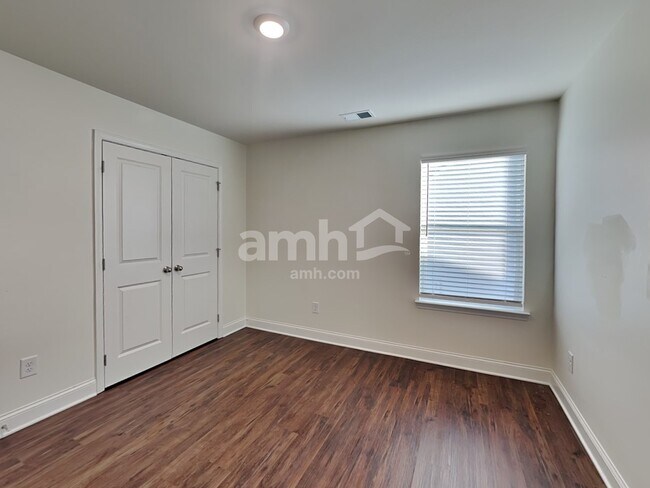 Building Photo - 768 Carnaby Ln