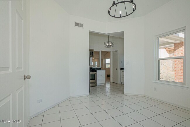 Building Photo - 12033 Fred Carter Dr