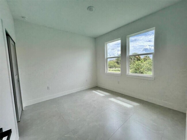 Building Photo - 8181 Tecumseh Cir