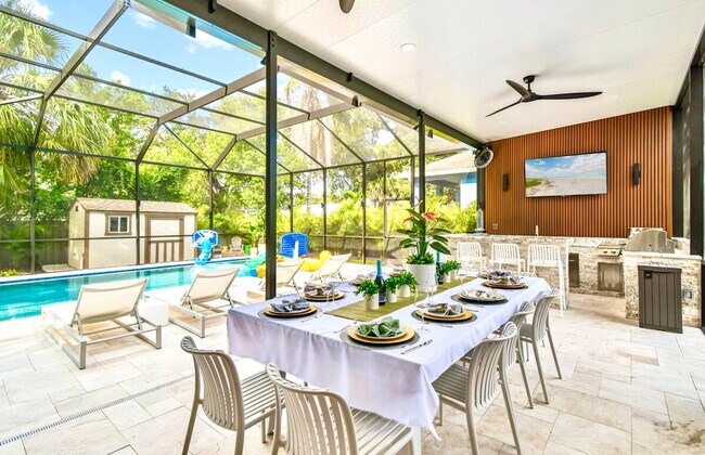 Building Photo - 109 W Hollywood St