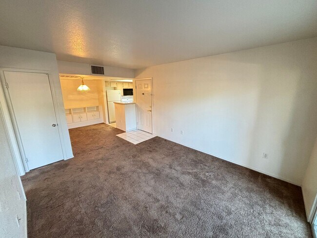 Building Photo - Darling Southwest one bedroom condo locate...