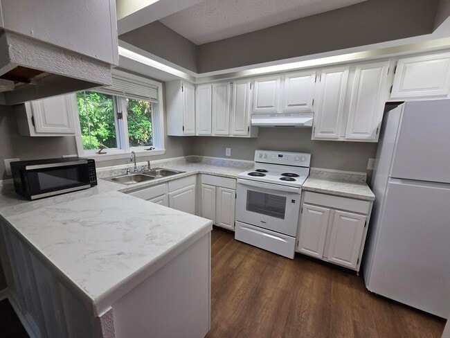 Building Photo - 3406 Alpine Ct