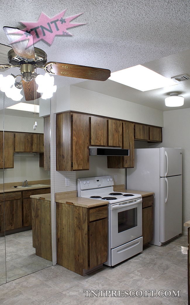 Building Photo - Condo in Montana Villas HOA