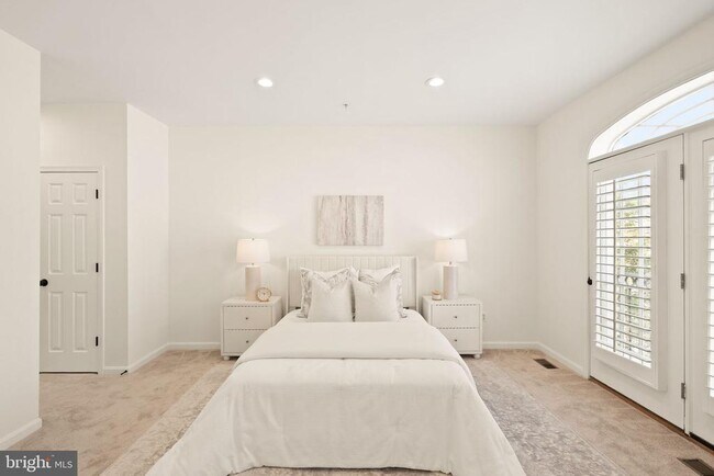 Building Photo - 42465 Regal Wood Dr