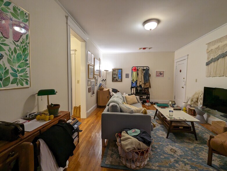 Building Photo - 854 Massachusetts Ave