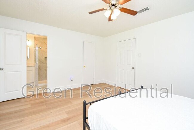 Building Photo - 4947 Cheena Dr