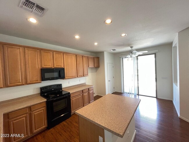 Building Photo - 18235 N Alicia Ct