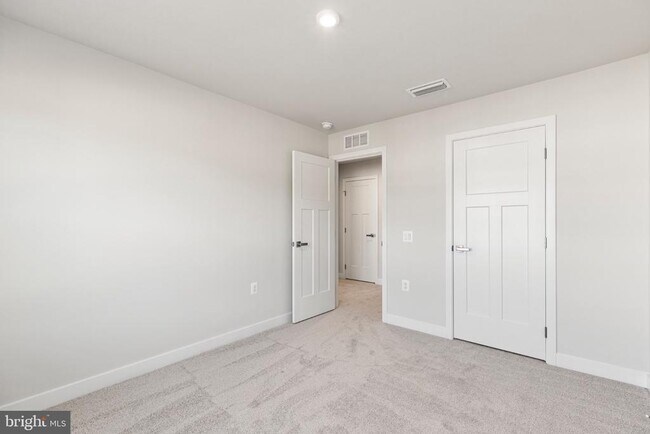 Building Photo - 4319 Southerby Dr