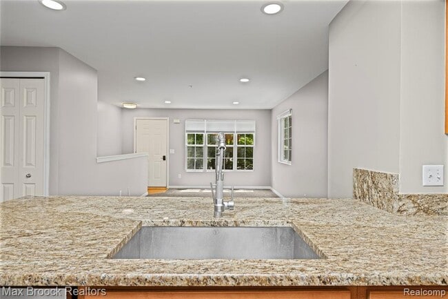 Building Photo - 1071 Beaver Run