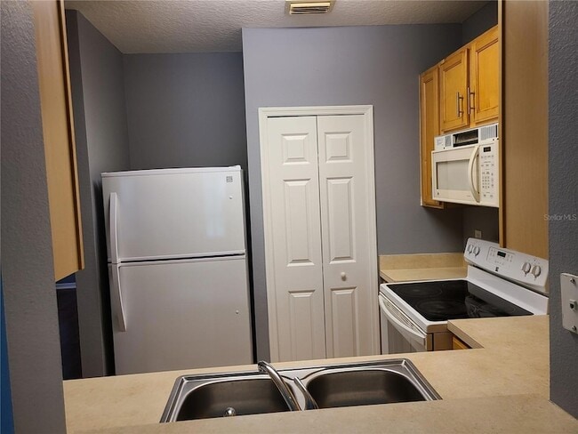 Building Photo - 14941 Amberjack Terrace