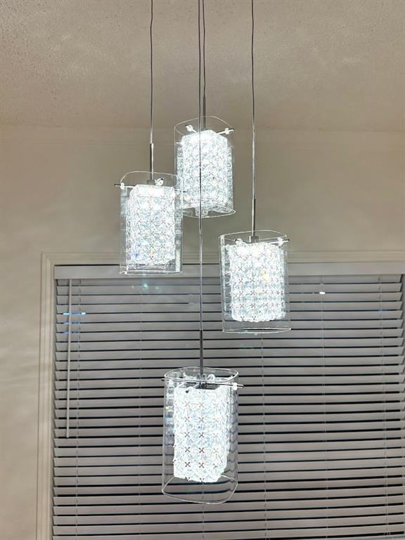 Building Photo - 915 W 23rd St