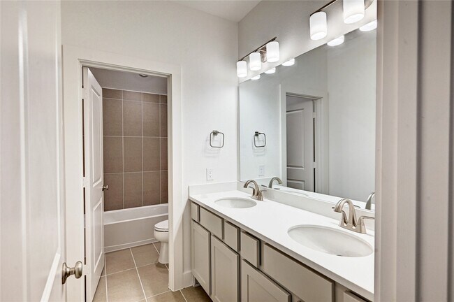 Building Photo - 7302 New Pecan Dr