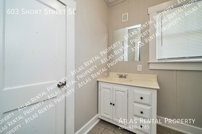 Building Photo - 603 Short St SE