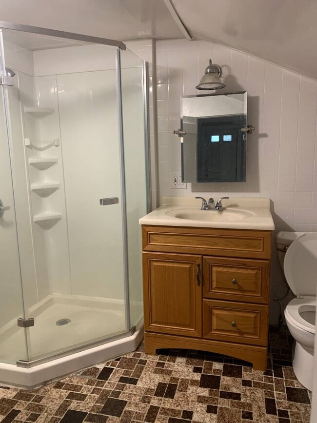 Building Photo - 119 E Main St