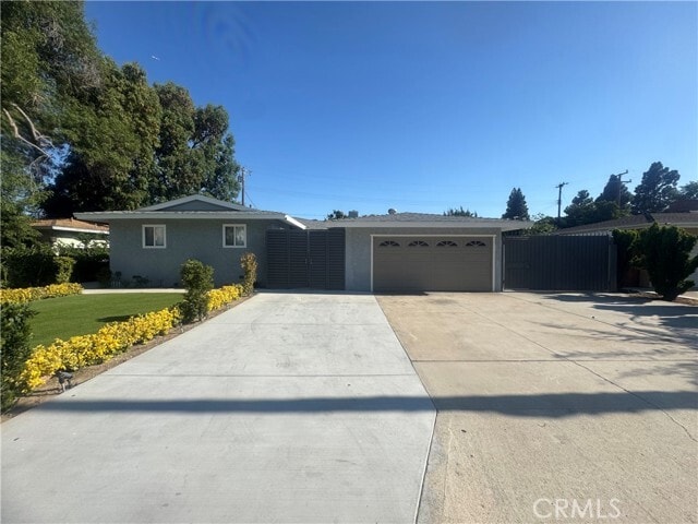 Building Photo - 4628 W Simmons Ave