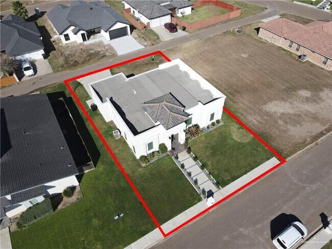 Building Photo - 31 Tierra Escondido