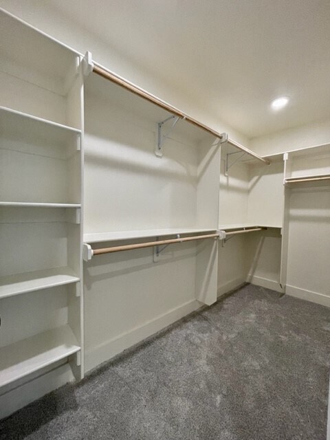 Building Photo - 1 Inchcape Ln