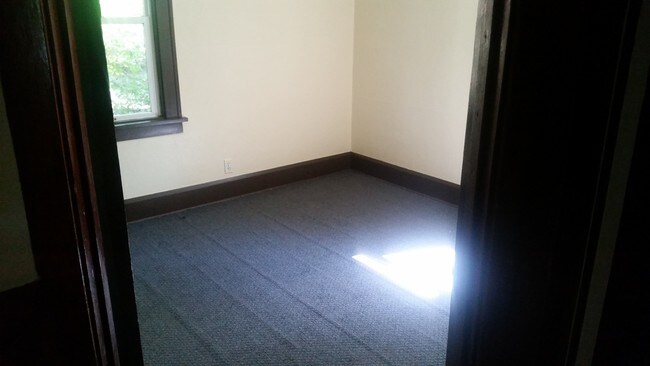 Building Photo - 803 N Winnebago St