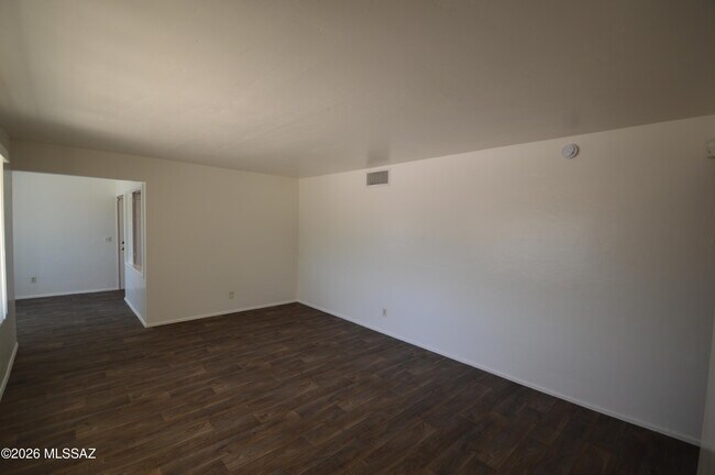 Building Photo - 1456 S Avenida Sirio