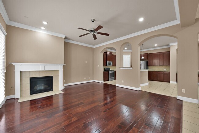 Building Photo - 14546 San Pietro Dr